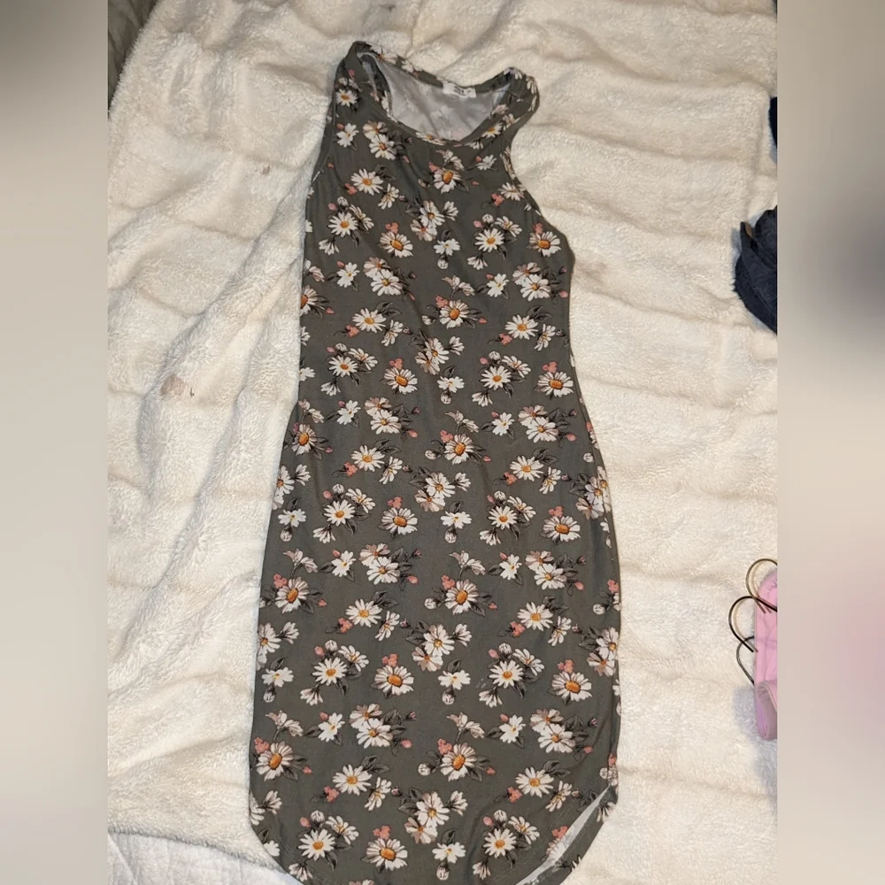 Dress - Picture 1 of 2